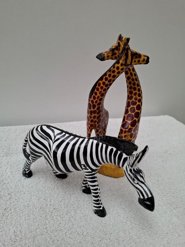 2 Houten Beeldjes Kenia: Zebra en Giraffen  per 2, Verzamelen, Beelden en Beeldjes, Verzenden