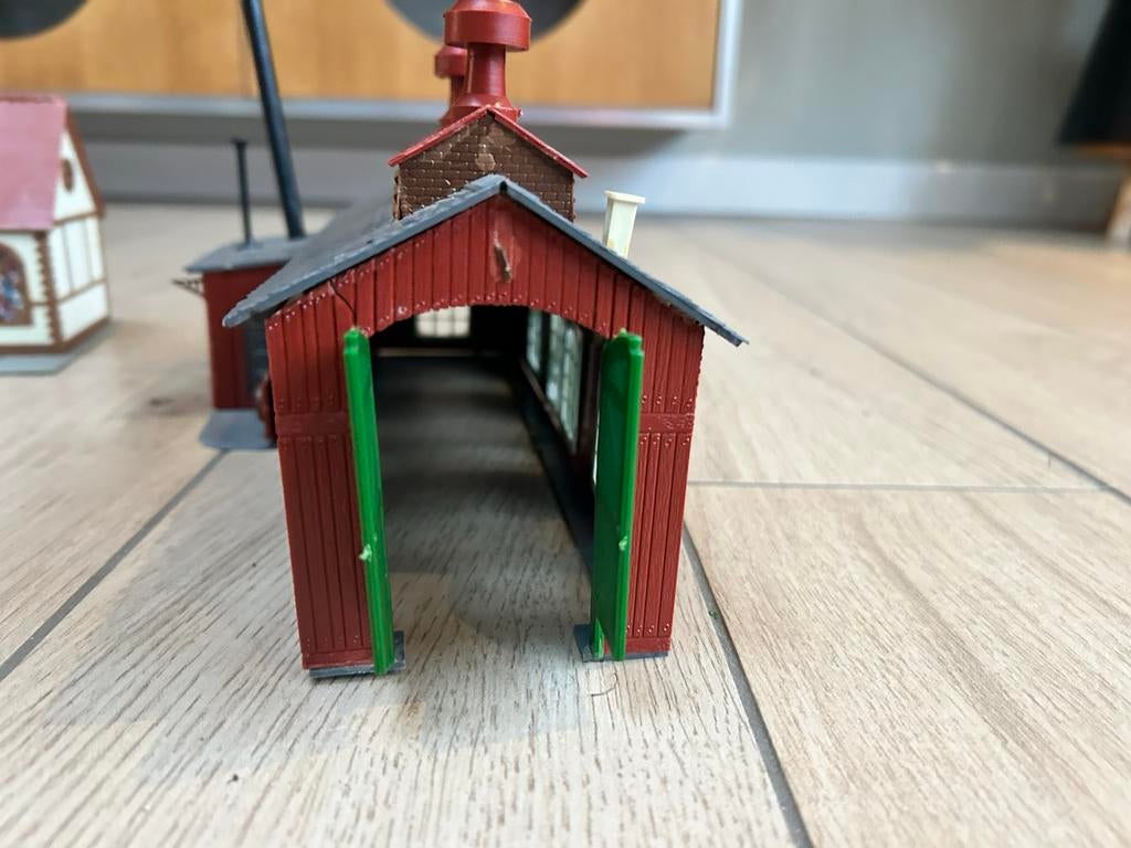 Huisje modelbouw HO - Diverse gebouwen voor modelspoorbaan, Ophalen of Verzenden, Zo goed als nieuw
