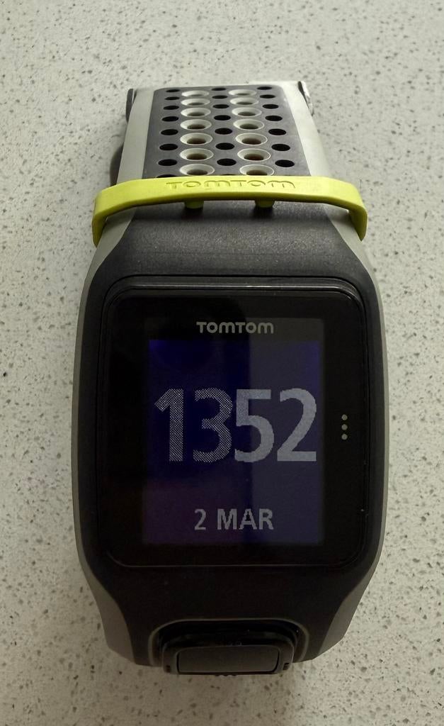 TomTom Runner Multisporthorloge met hartslagmeter, Sieraden, Tassen en Uiterlijk, Sporthorloges, Ophalen, Zwart, Waterdicht, Android