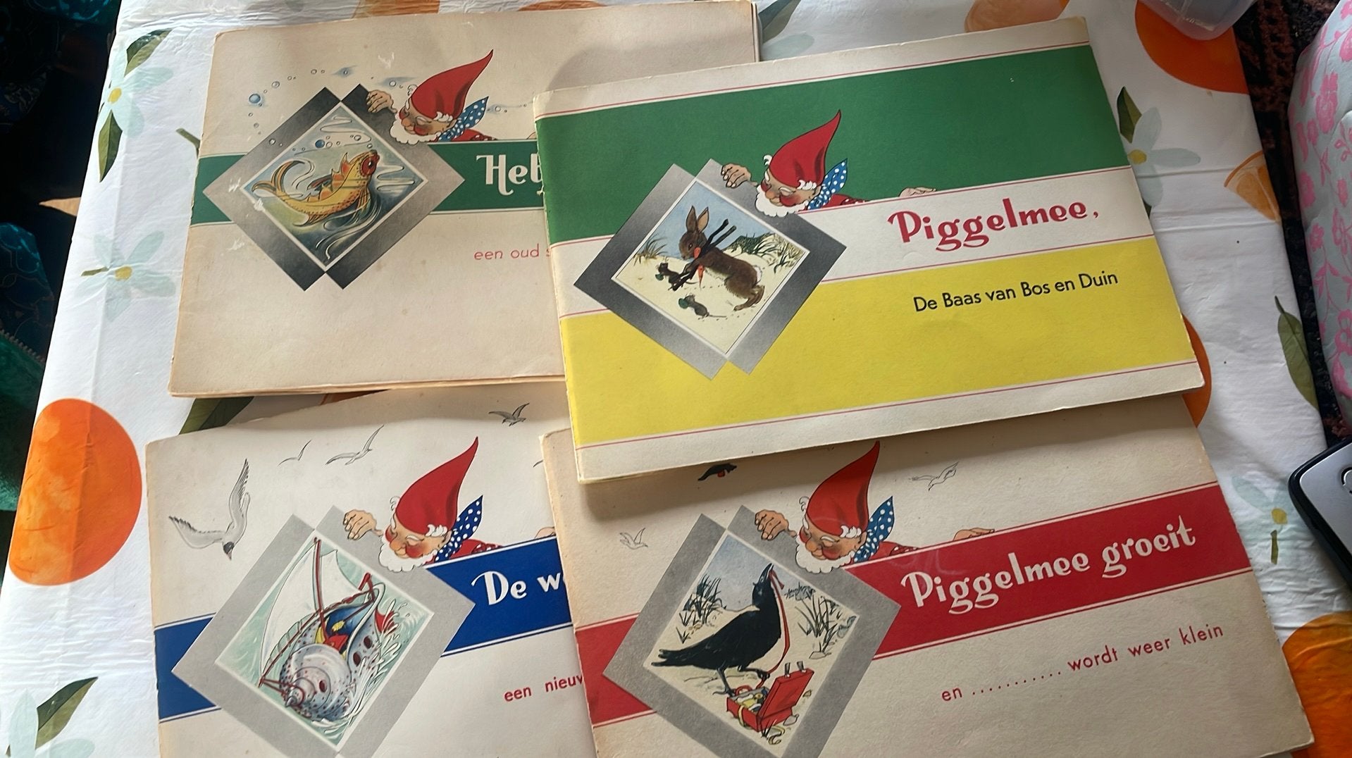 Vier Piggelmeeboekjes, Verzenden, Gelezen