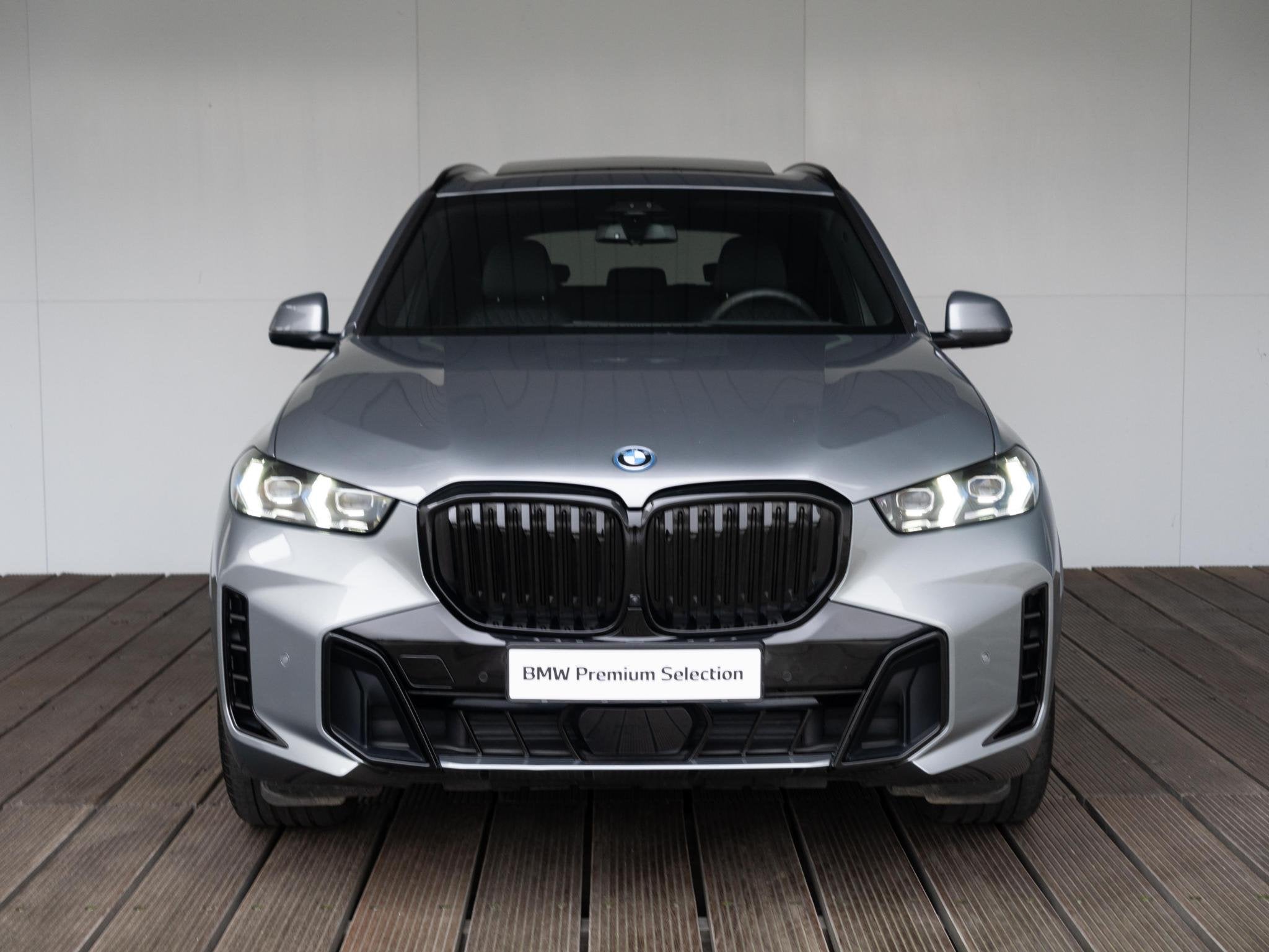 BMW X5 xDrive50e SoH 100% | M Sportpakket | Sky Lounge |Inno, Auto's, Stof, Gebruikt, 2395 kg, Met garantie (alle)