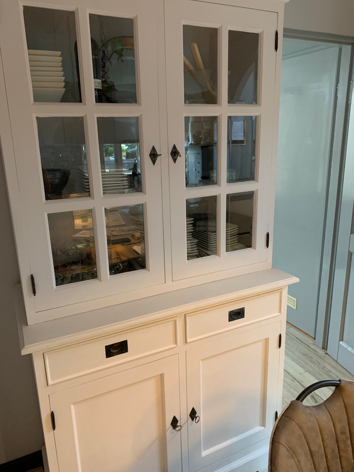 Witte buffetkast, Ophalen, 100 tot 150 cm, 200 cm of meer, Met lade(s)