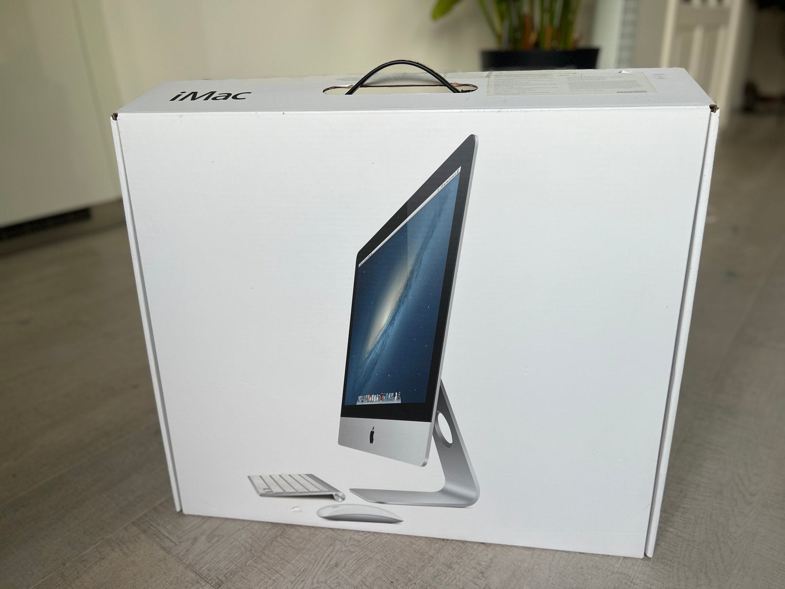 Apple iMac 21,5 inch - ALLEEN DE LEGE DOOS!, Computers en Software, Minder dan 4 GB, IMac, Ophalen of Verzenden, Zo goed als nieuw