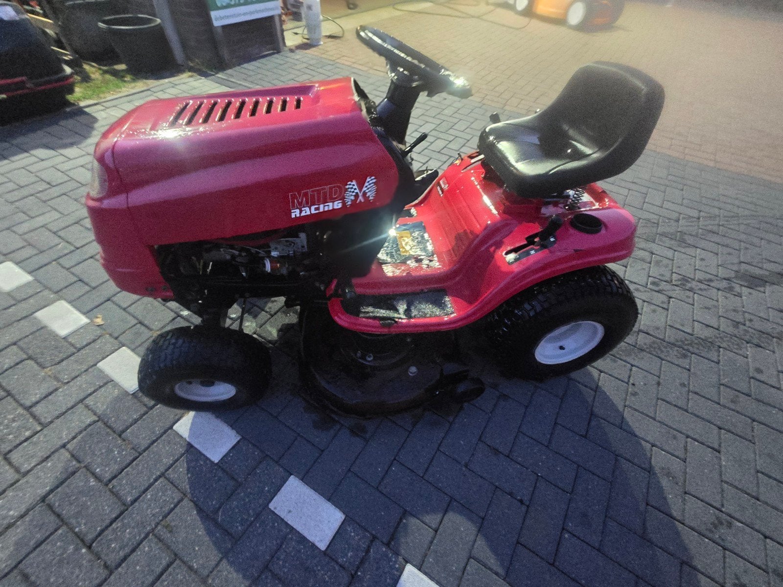 Foto 3 van zitmaaier mtd automaat
15/5pk b&s