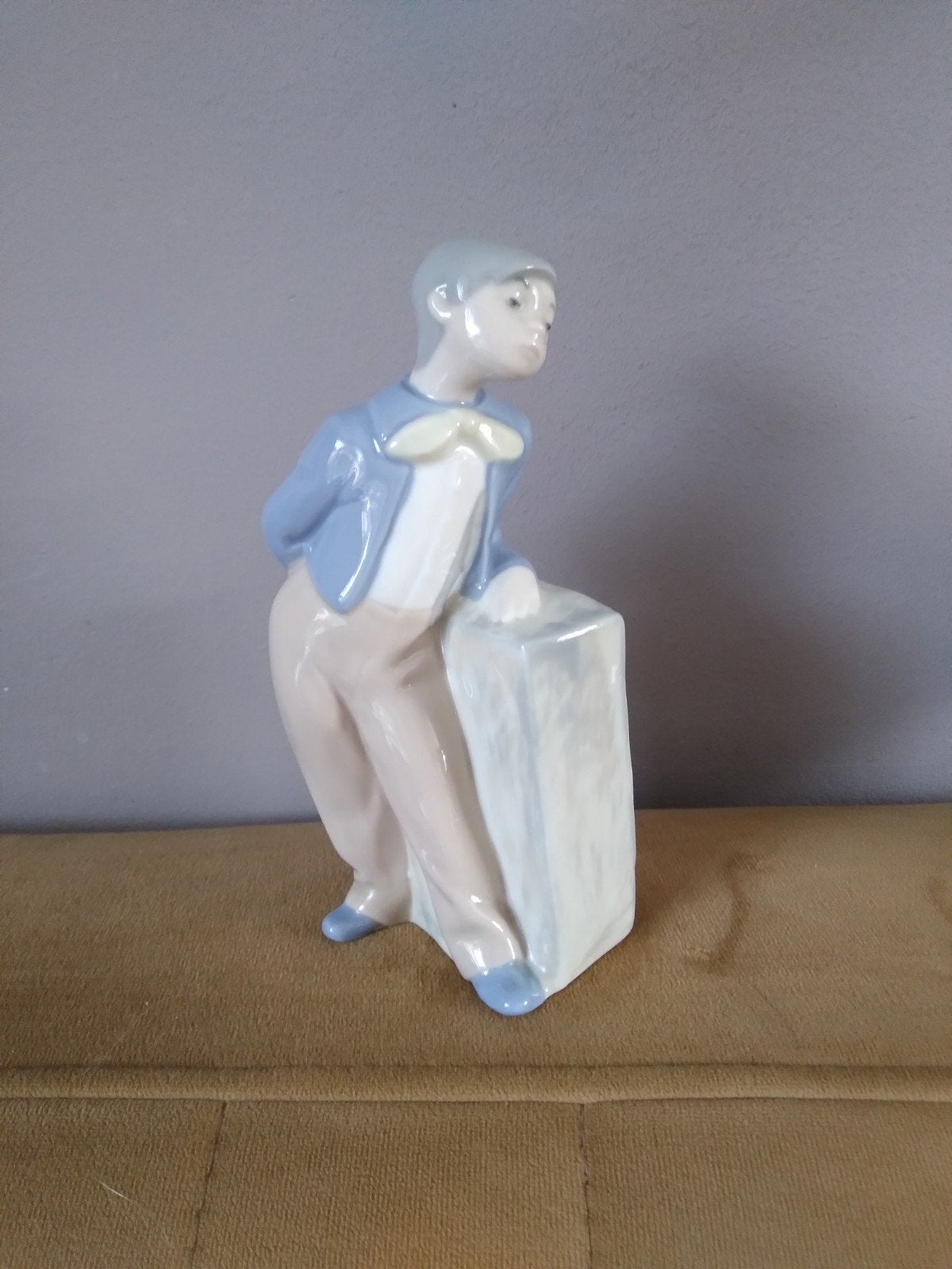 Lladro Beeldjes: Jongen en Meisje met Mandje, Antiek en Kunst, Ophalen of Verzenden