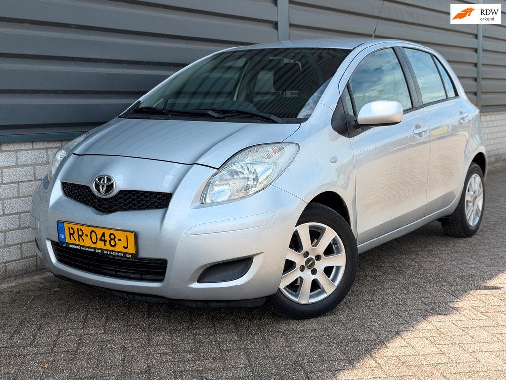 Toyota Yaris 1.3 VVTi Aspiration Airco Automaat 5 Deurs, Auto's, 4 cilinders, 1329 cc, Bedrijf, 550 kg