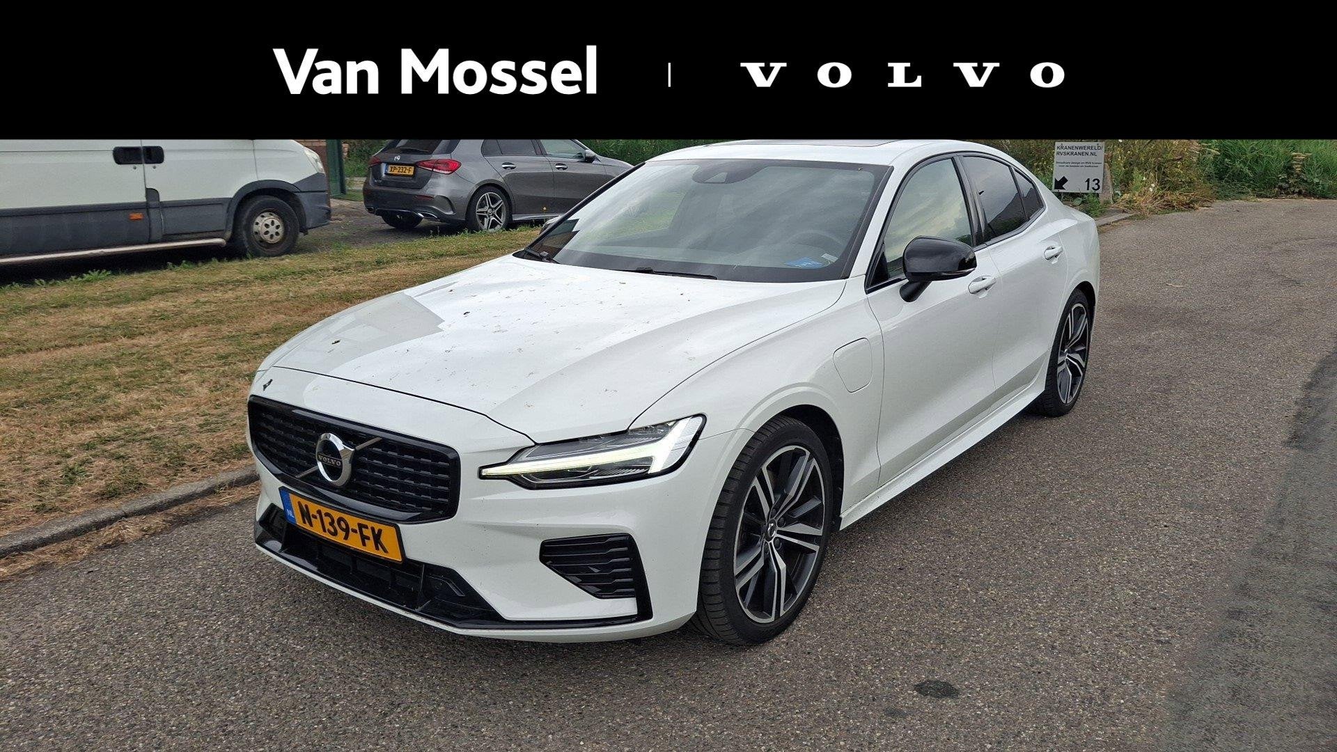 Volvo S60 Recharge T6 AWD R-Design | Trekhaak | 19 Inch Velg, Auto's, Gebruikt, Euro 6, 4 cilinders, Vierwielaandrijving