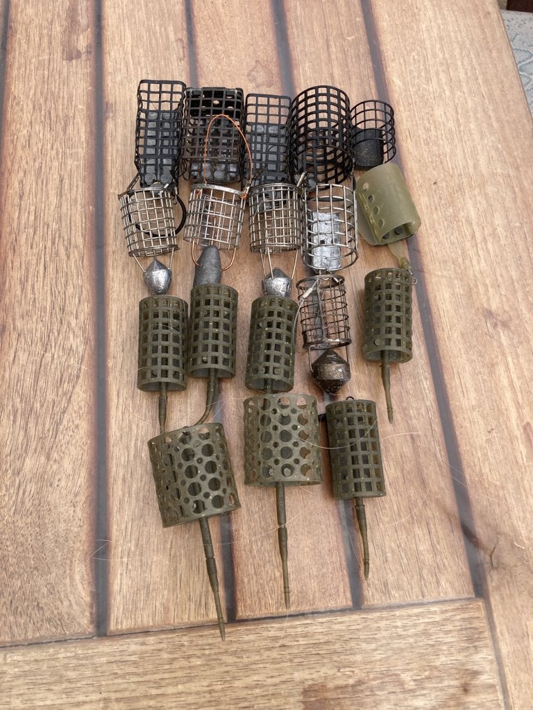 Te Koop 18 feeder potjes diverse soorten en gewichten., Ophalen of Verzenden, Gebruikt, Overige typen
