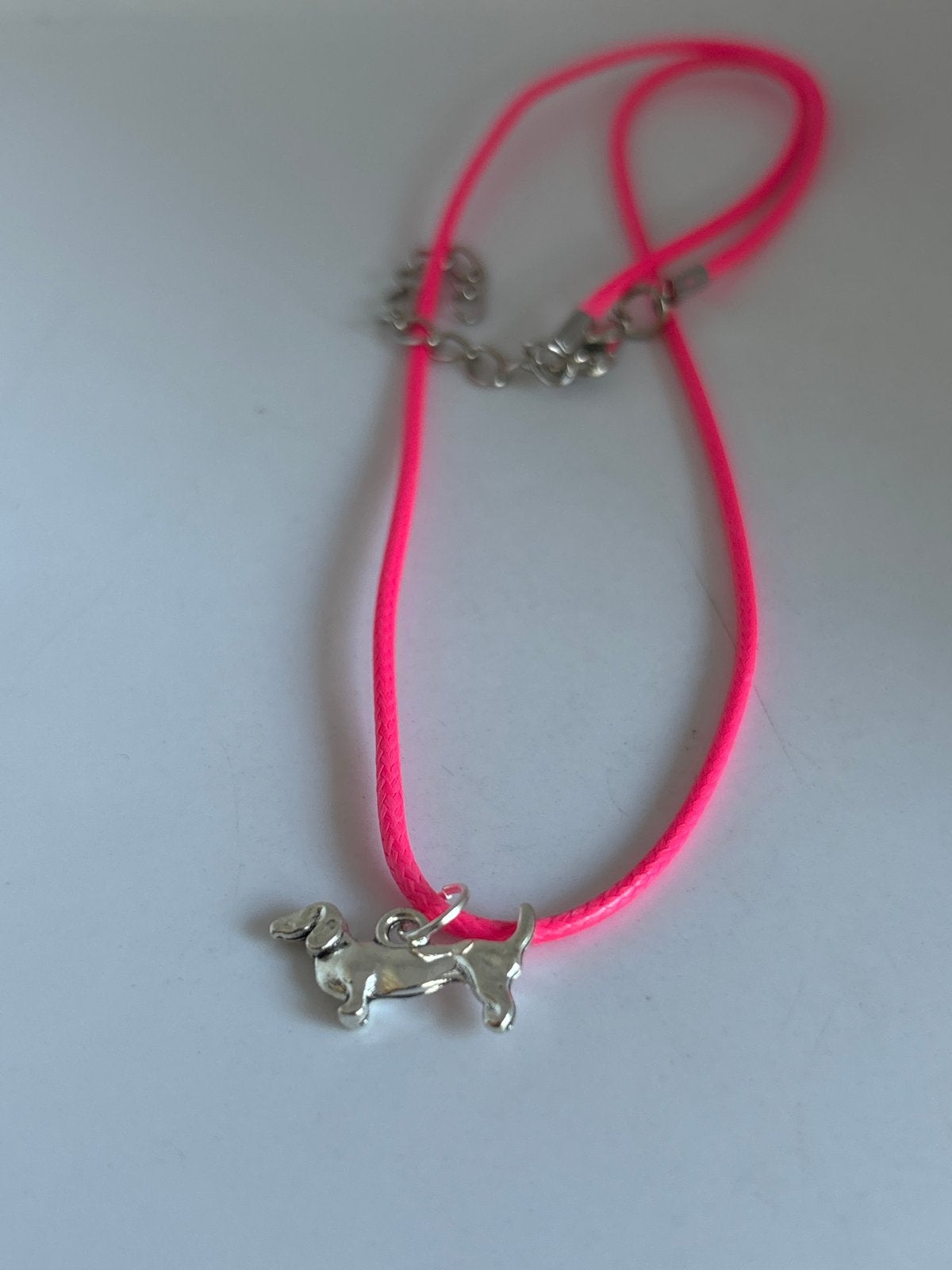 Nieuwe Roze Ketting met Teckel Hanger, Verzenden, Nieuw, Roze, Overige materialen