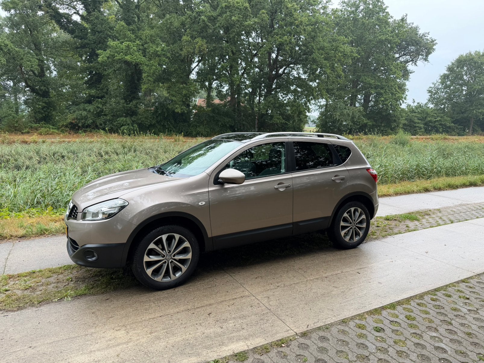 Nissan Qashqai 2.0 i-Way 2010 In zeer nette staat!, Stof, Zwart, 4 cilinders, Bruin