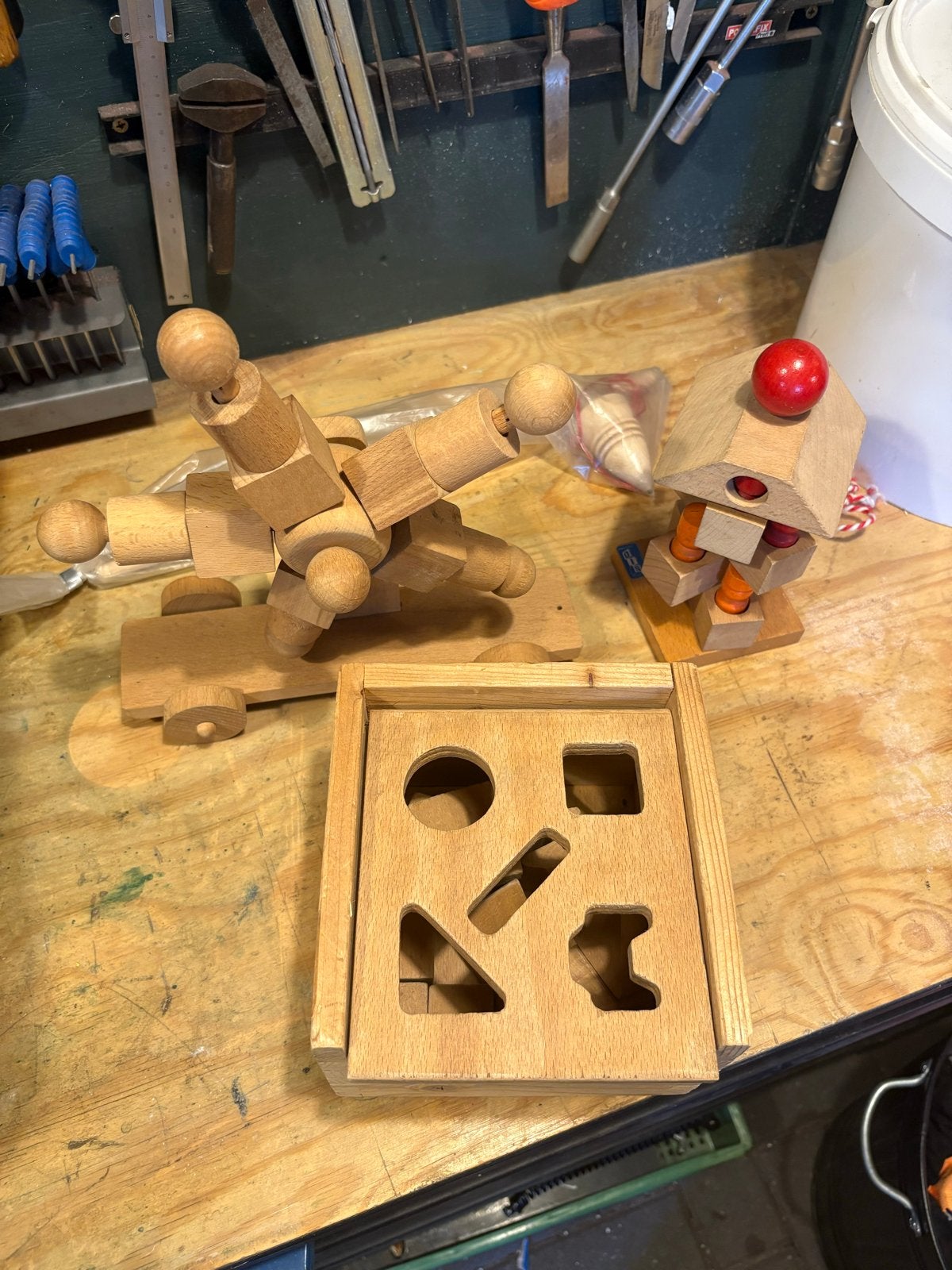 Houten speelgoed set: Vormenstoof, beweegbare rad, SIO, Ophalen of Verzenden, Gebruikt, Overige typen