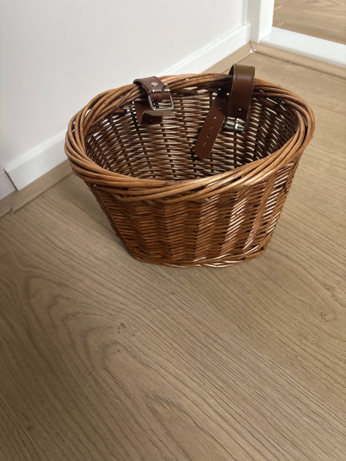 Rotan mandje voor kinderfiets of poppenwagen, Ophalen of Verzenden, Zo goed als nieuw, Fietsmand, Stuurbevestiging