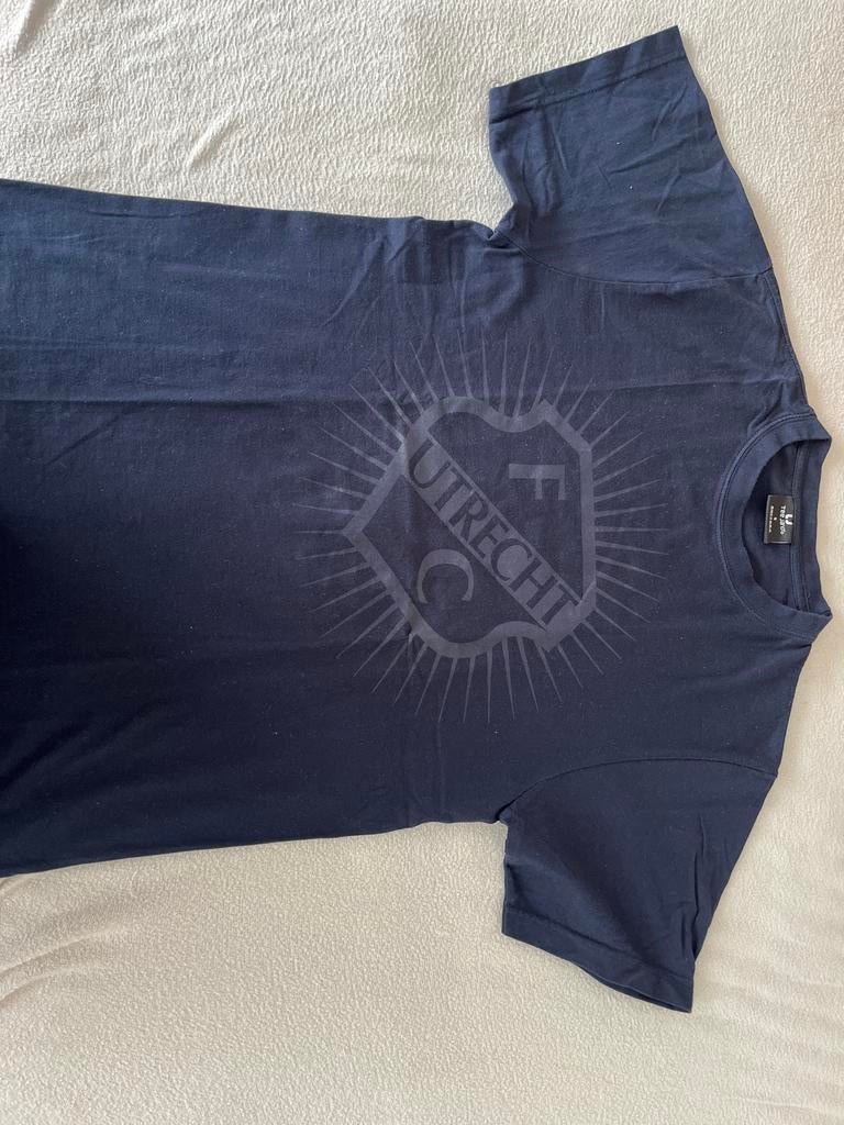 Officieel FC Utrecht T-shirt donkerblauw maat S, Ophalen of Verzenden, Zo goed als nieuw, Maat 46 (S) of kleiner, Blauw