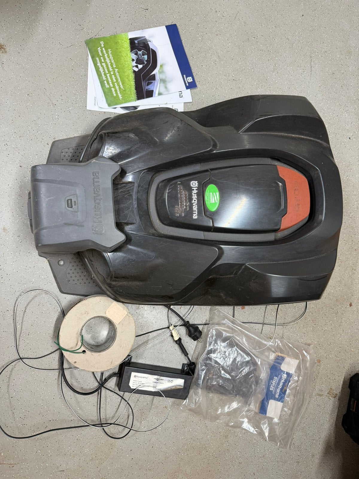 Husqvarna 330x, Tuin en Terras, Robotmaaiers, Ophalen, Zo goed als nieuw, 20 tot 25 cm