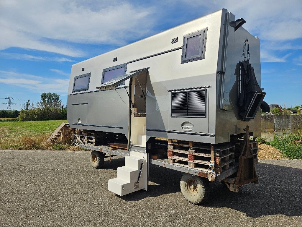 Carbon camper cabine unit expeditiecamper 6x6 4x4 camperunit, Bedrijf, Tot en met 3, 6 tot 7 meter, Half-integraal