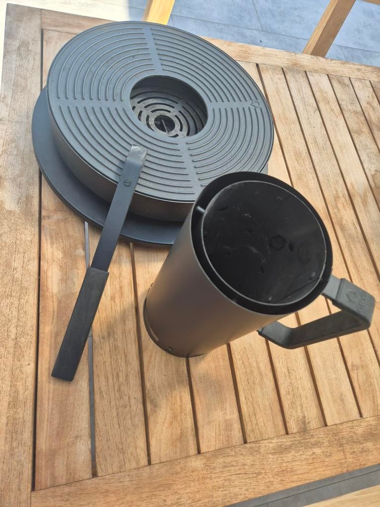 OFYR Table'O - 1x gebruikt, Tuin en Terras, Houtskoolbarbecues, Ophalen, Zo goed als nieuw, OFYR