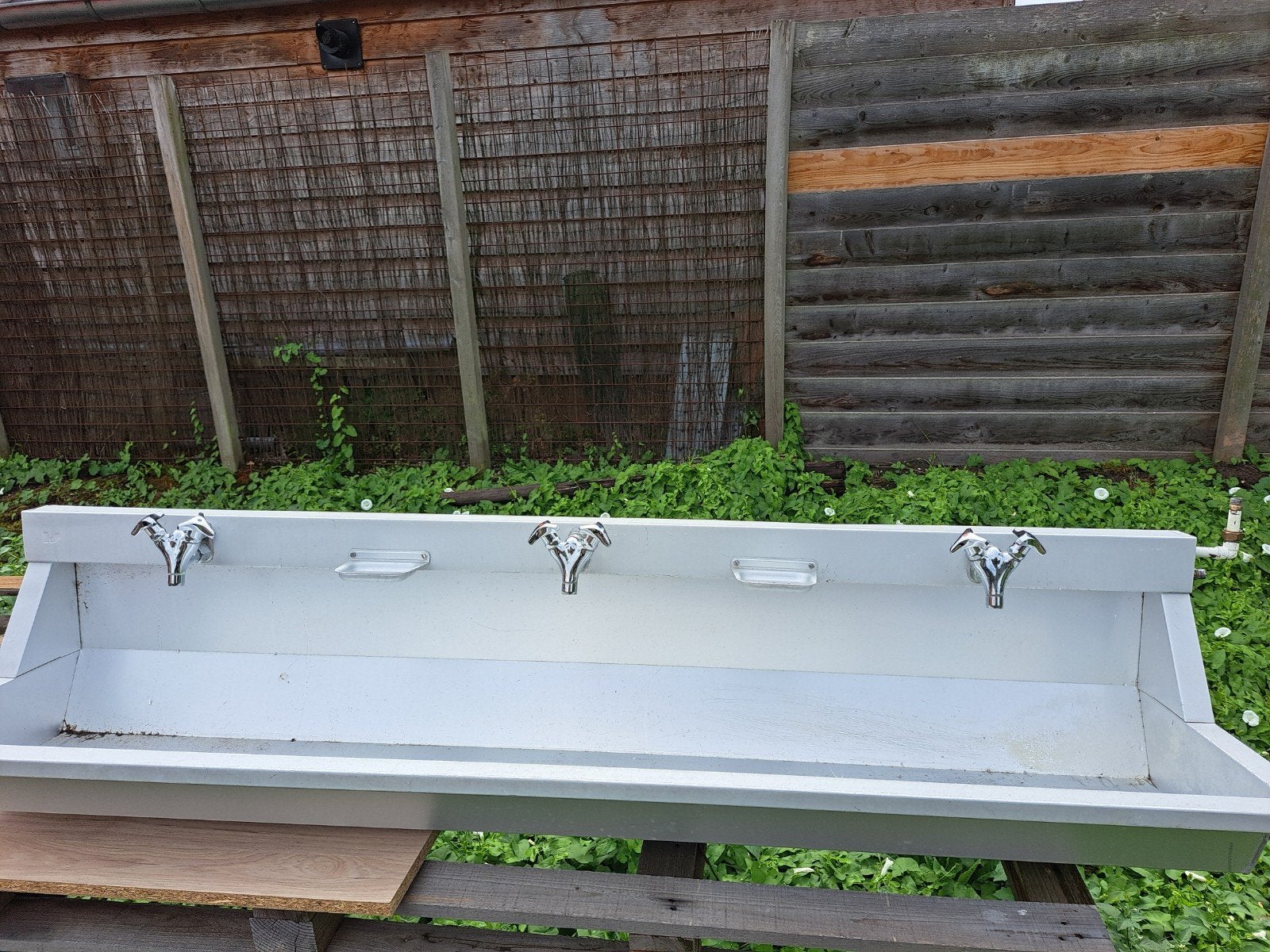 Aluminium wasvoorziening 180x42cm met 3 kranen, Ophalen, Gebruikt, Wastafel