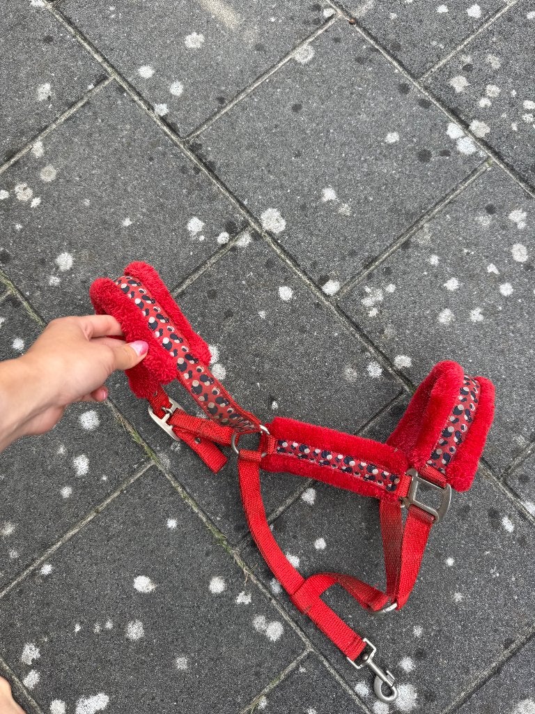 Halster met bont, Dieren en Toebehoren, Halster, Rood, Ophalen of Verzenden, Pony
