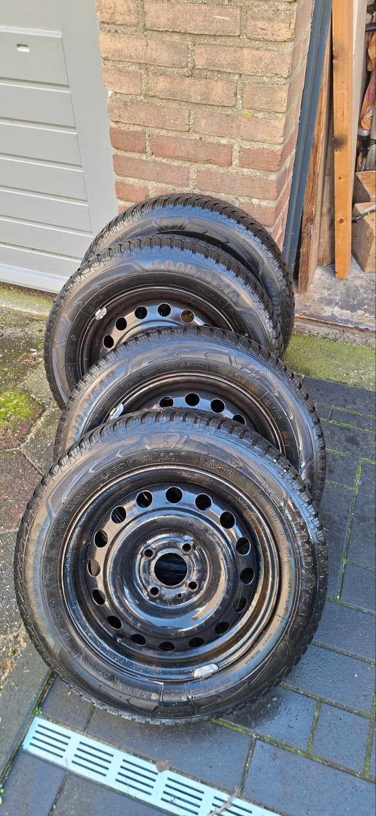 5 Winterbanden op stalen velgen 165/70 R14, Auto-onderdelen, Ophalen, 14 inch, Gebruikt, Banden en Velgen