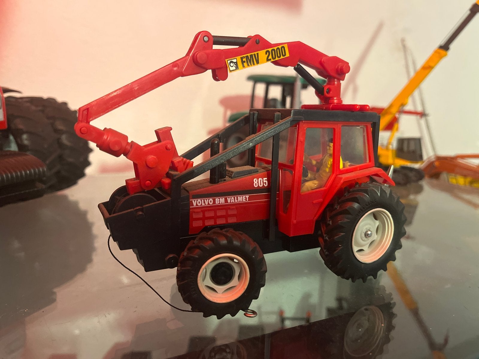 Volvo BM Valmet 805 Speelgoed Tractor met Kraan, Ophalen of Verzenden, Gebruikt
