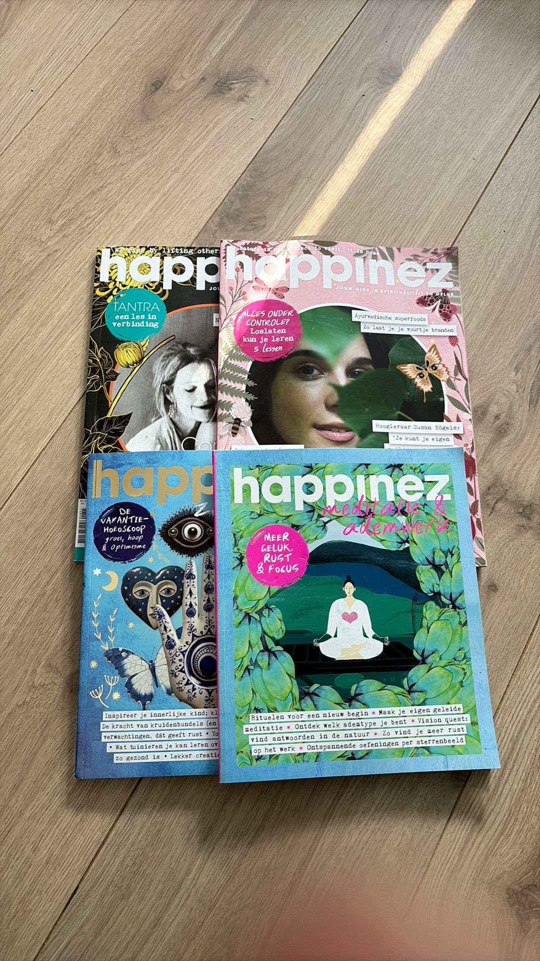 4 x Happinez tijdschrift incl zomerboek, Ophalen of Verzenden, Zo goed als nieuw, Lichaam en Geest