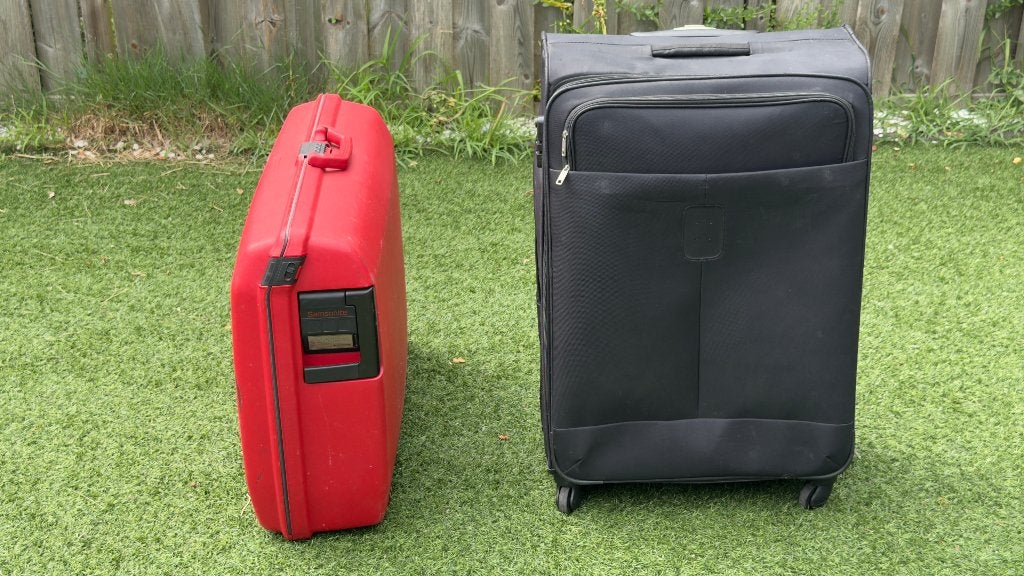 Foto 6 van Set van 2 koffers - Samsonite rode  koffer + zwarte trolley