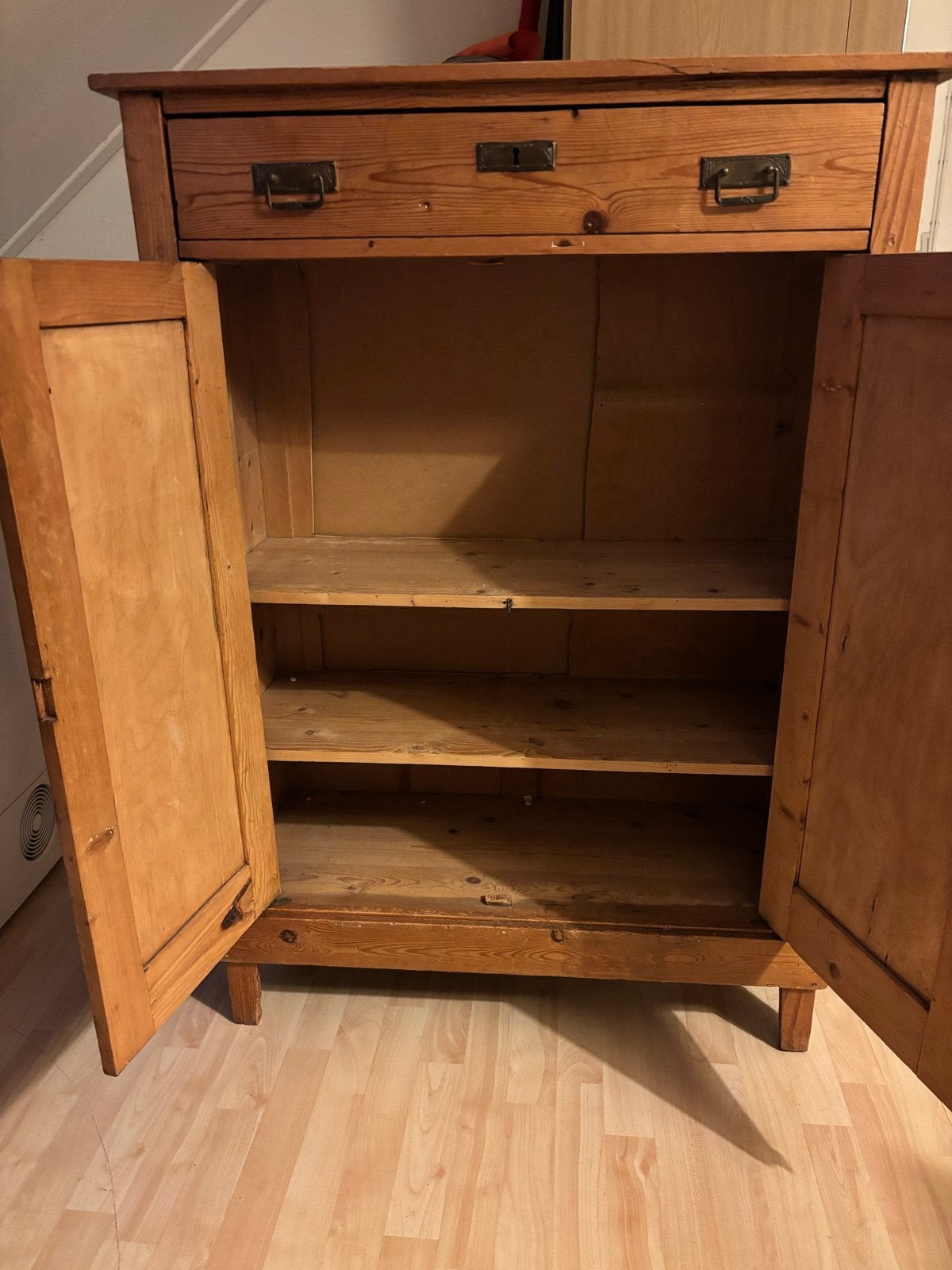 Antieke grenen kast met lade en planken, Ophalen