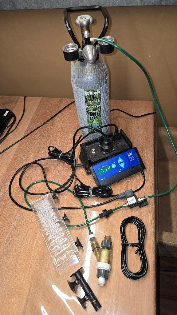 Compleet CO2 systeem met diffuser en bellenteller, Dieren en Toebehoren, Ophalen, Gebruikt, Inclusief controller, Dennerle