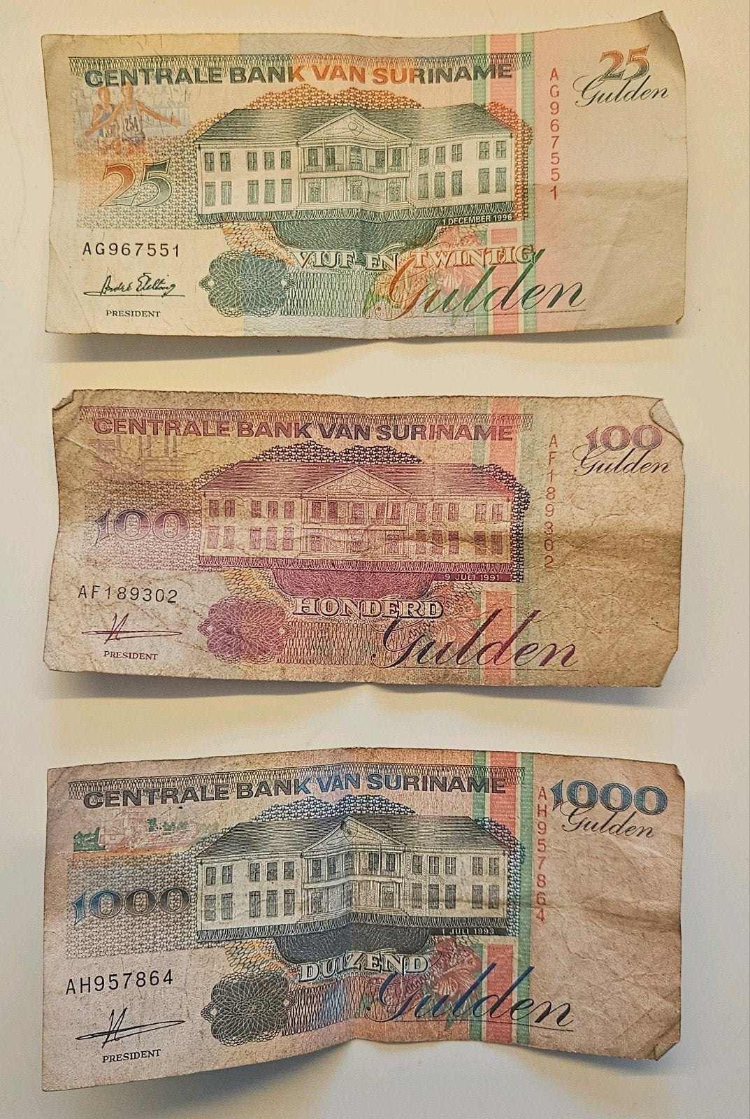 Surinaamse Gulden biljetten - 25, 100, 1000 Gulden, Postzegels en Munten, Ophalen of Verzenden, Setje