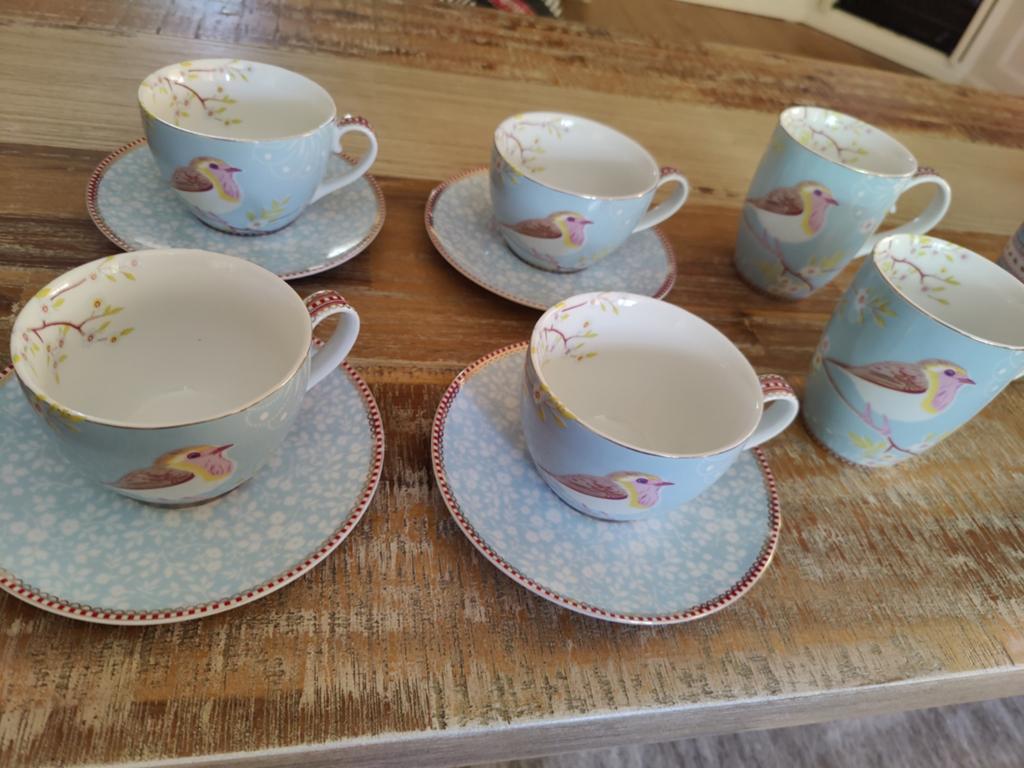 4 Pip Studio kop en schotels early bird blue, Ophalen of Verzenden, Zo goed als nieuw, Overige stijlen, Kop(pen) en/of Schotel(s)