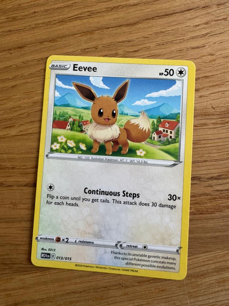 Pokémon Eevee Kaart - Basic HP50, Ophalen of Verzenden, Zo goed als nieuw, Losse kaart