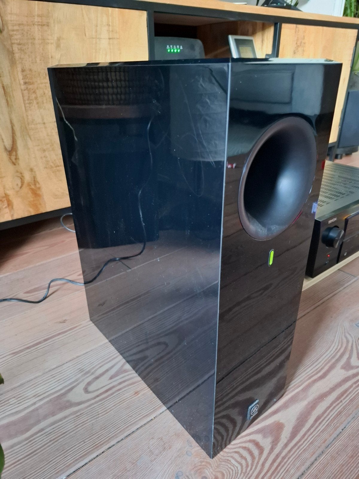 Yamaha NS-SW210 Subwoofer - Krachtige Bas, Subwoofer, Inclusief kabels, Zo goed als nieuw, Minder dan 60 watt