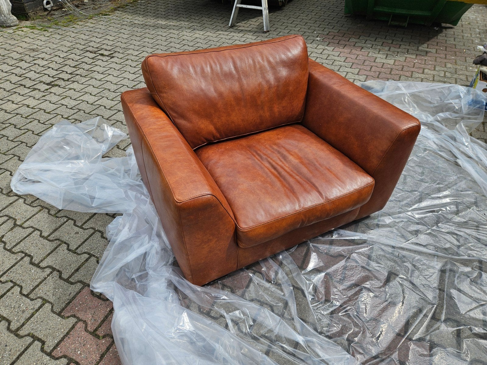 Cognacbruine (eco)lederen loveseat/brede fauteuil stoel bank, Ophalen, Gebruikt, 100 tot 125 cm, Industrieel