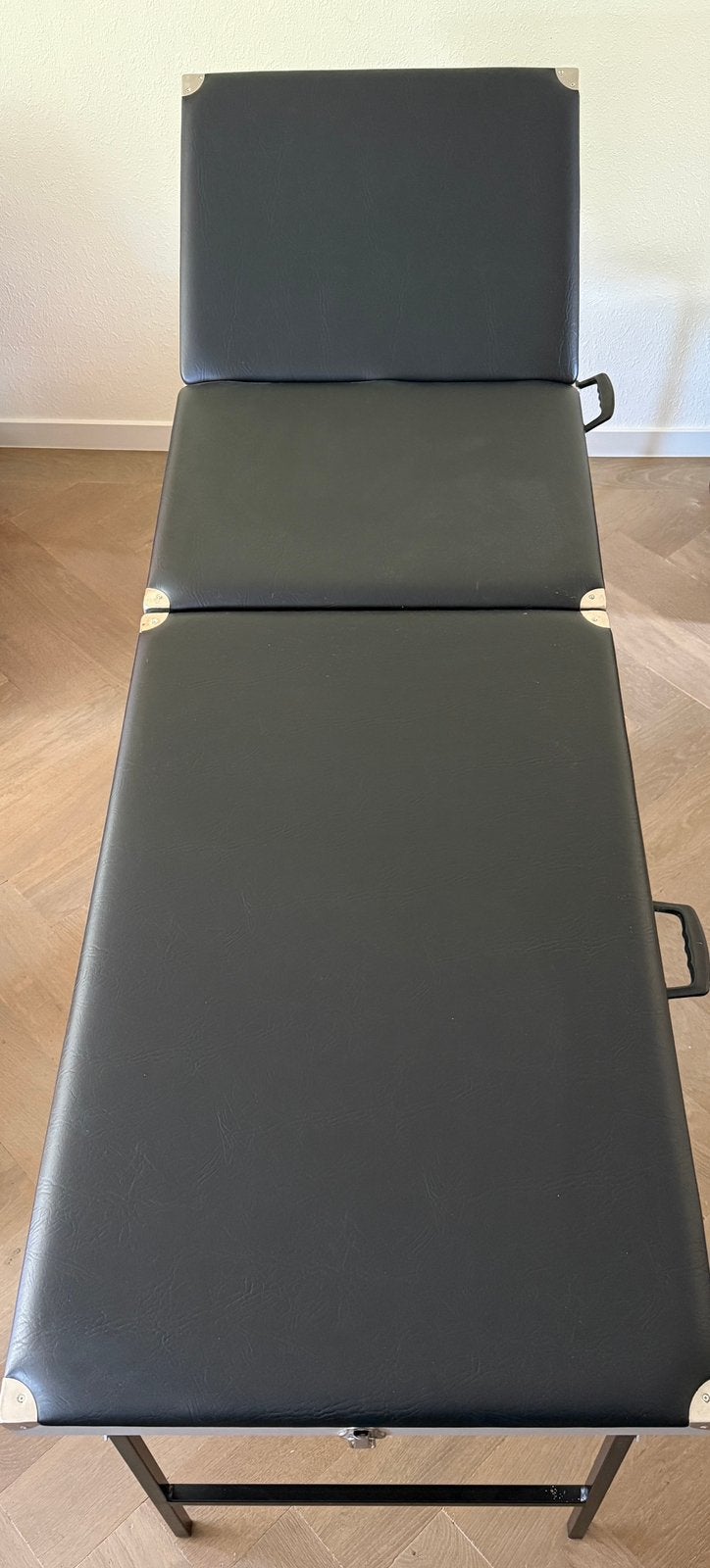 Te koop: Nagenoeg nieuwe opvouwbare massagetafel, Ophalen, Zo goed als nieuw, Massagetafel
