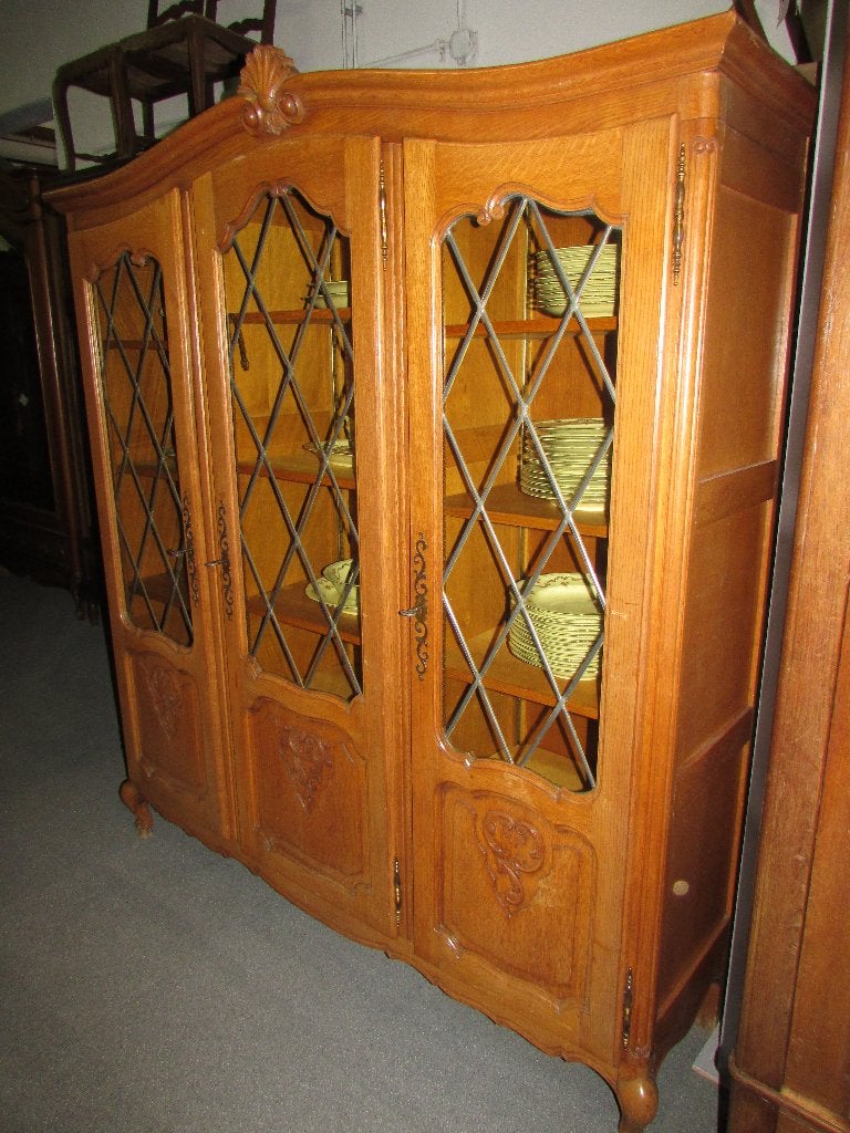 Barok eiken vitrinekast servieskast queen anne stijl 350,00, Met deur(en), Eikenhout, Zo goed als nieuw, 150 tot 200 cm