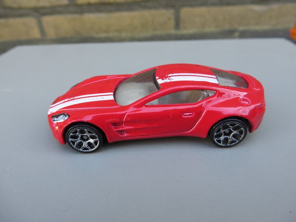 Hotwheels Aston Martin ONE rood, Ophalen of Verzenden, Gebruikt, Auto