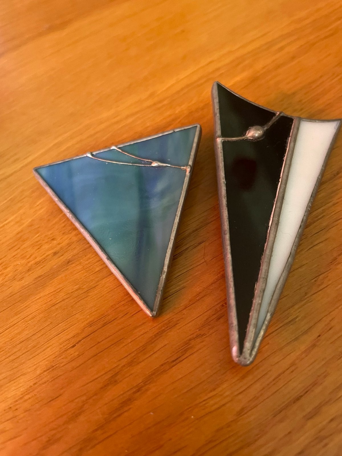 2 glas in lood broches., Sieraden, Tassen en Uiterlijk, Ophalen of Verzenden, Zo goed als nieuw, Overige kleuren, Overige materialen