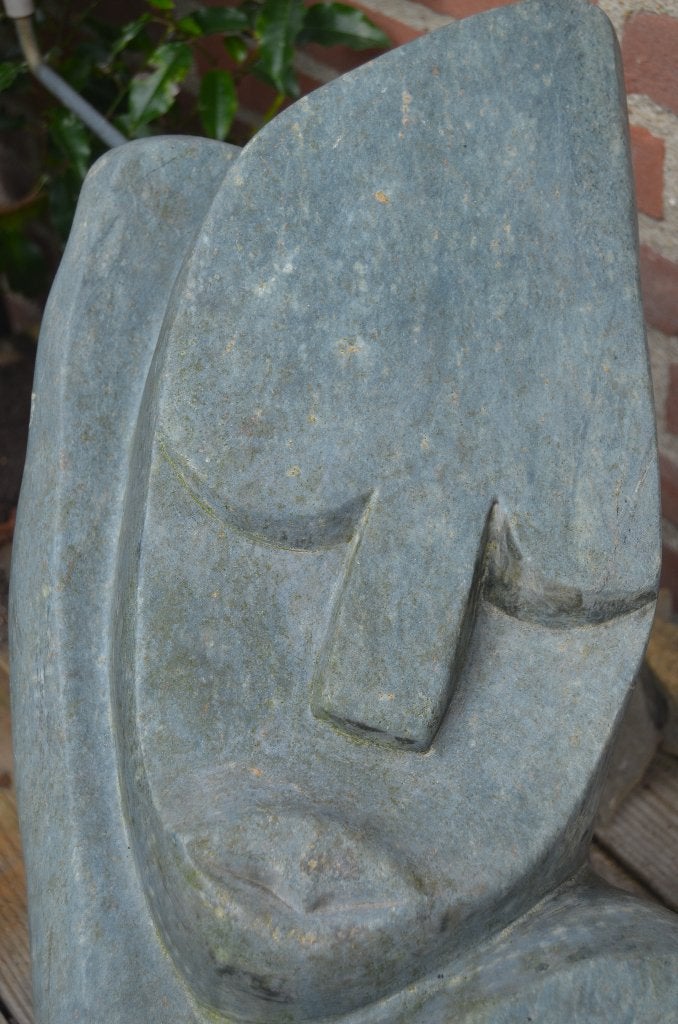 Marietje uit Tengenenge (Zimbabwe), Antiek en Kunst, Kunst | Niet-Westerse kunst, Beeld, Afrika, Steen/keramiek, Grijs, Handgemaakt