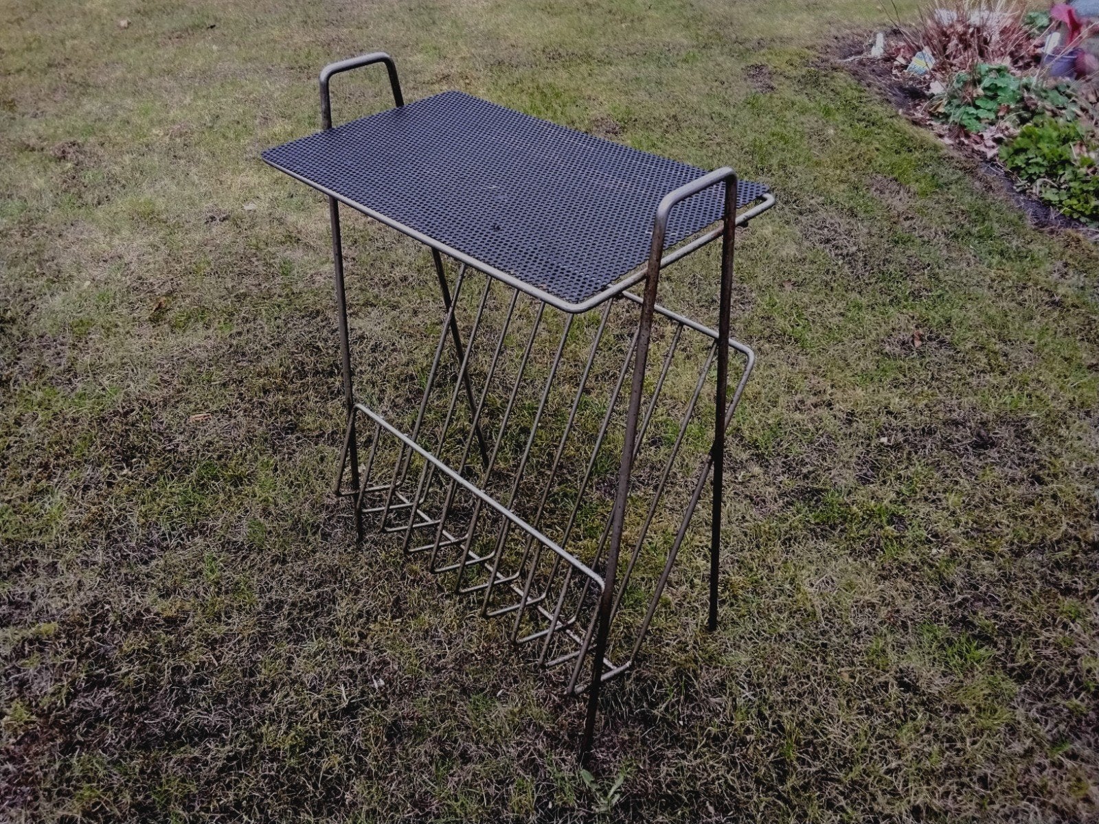 Vintage metalen lektuur tafeltje, Pilastro, opknappertje, Geperforeerd, Ophalen of Verzenden, Gebruikt, Metaal
