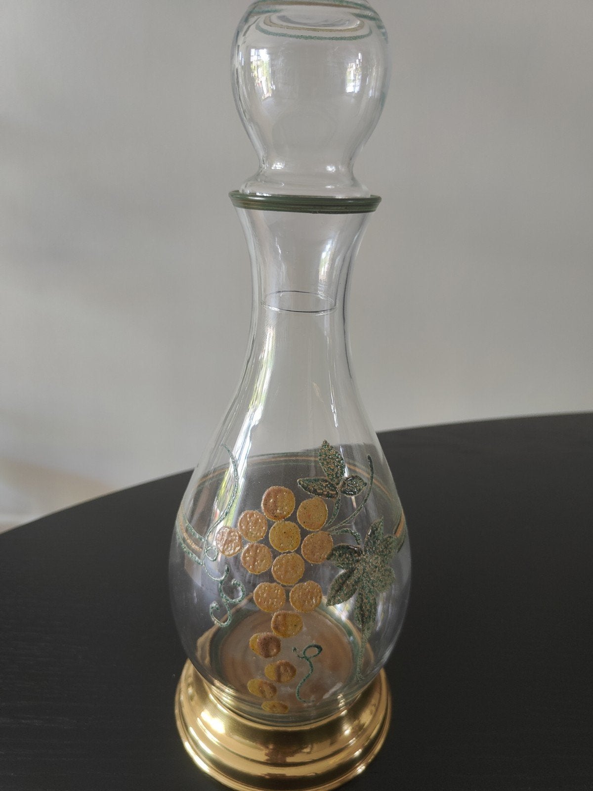 Vintage Glazen Karaf met Druivenmotief en Gouden Voet, Ophalen of Verzenden
