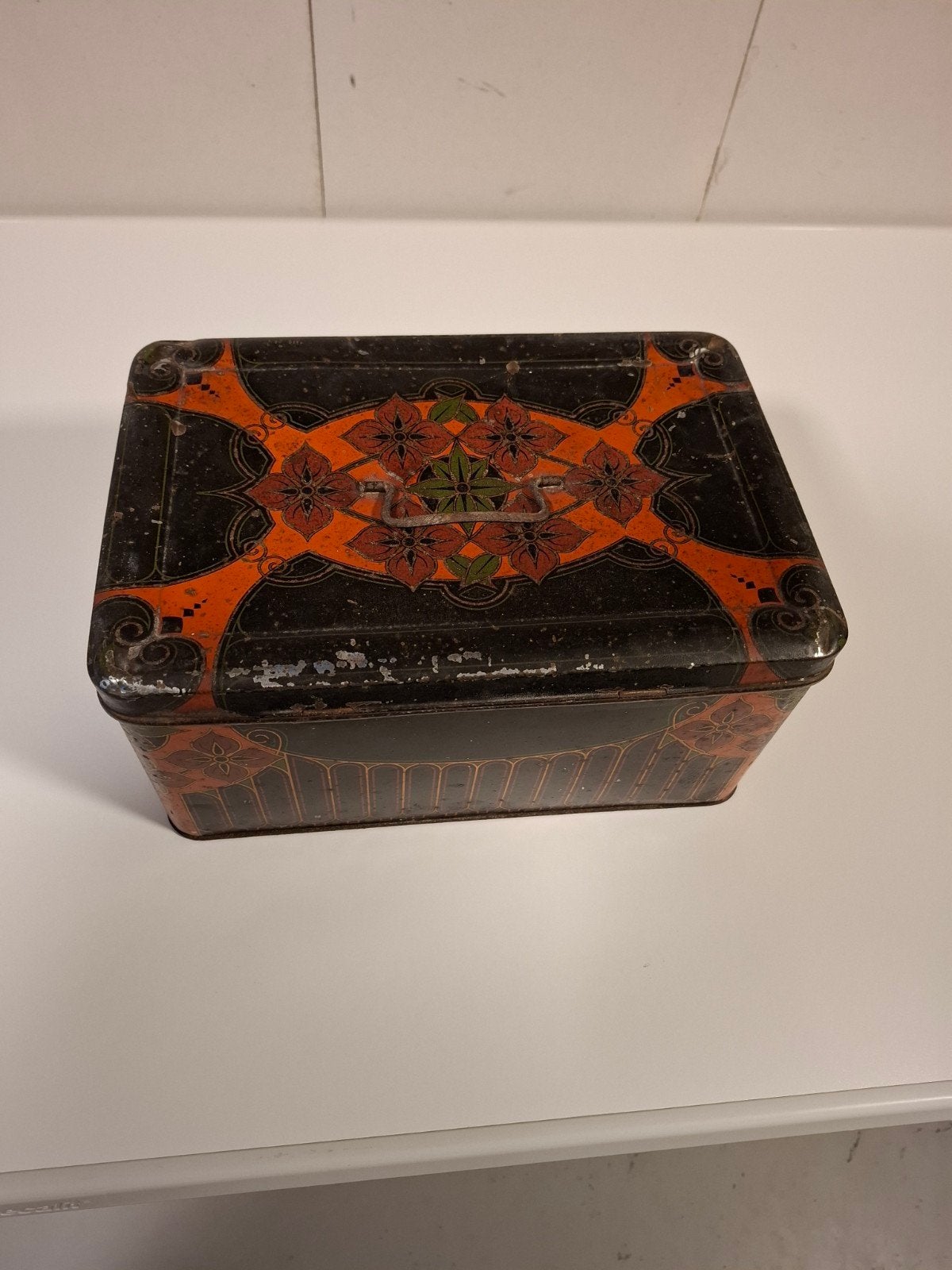 Antieke blikken doos met Art Deco bloemmotief, Antiek en Kunst, Ophalen of Verzenden