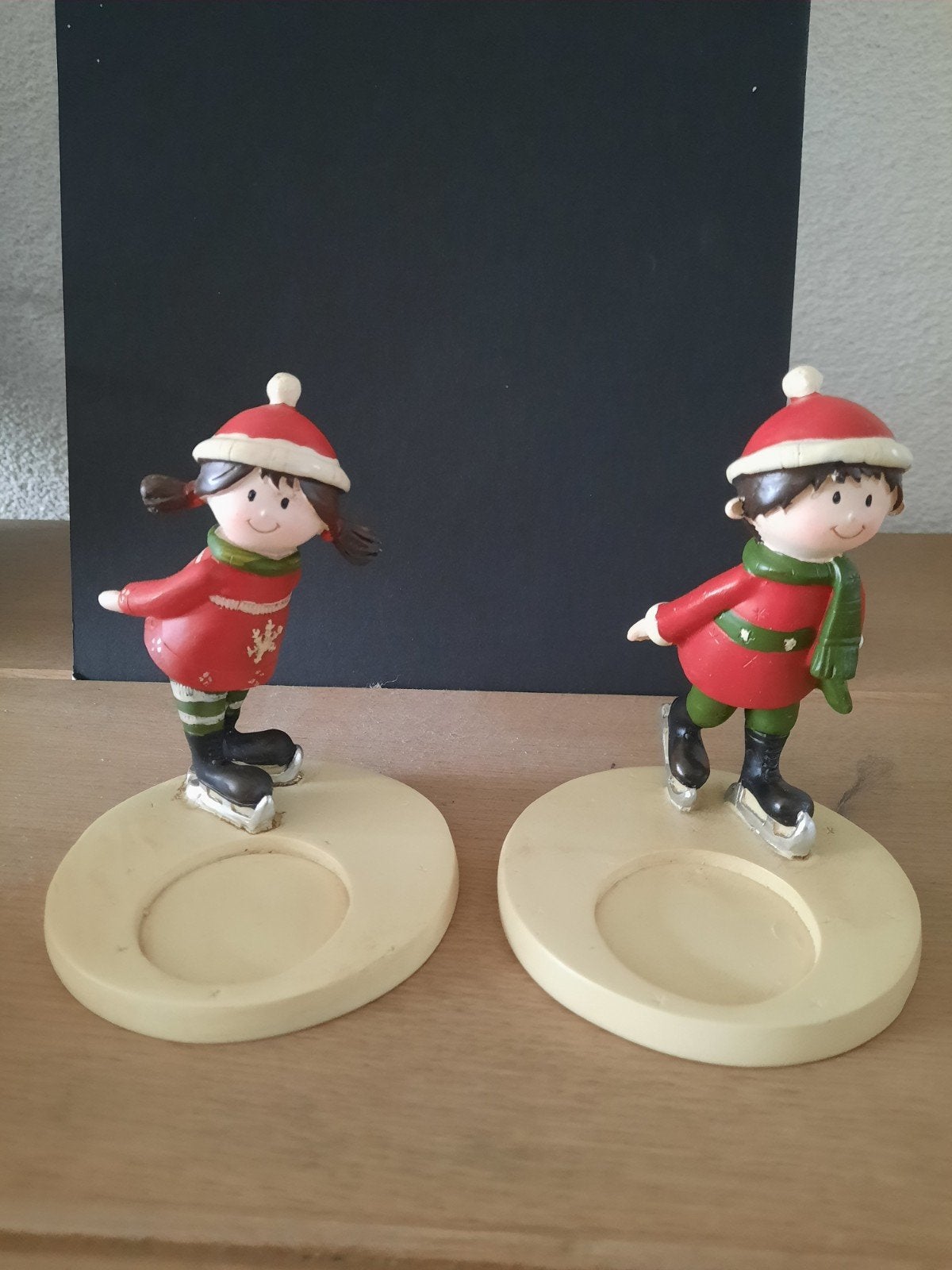 schaatsende figuurtjes, Diversen, Ophalen