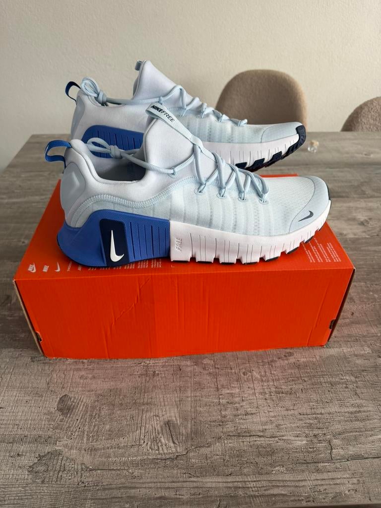 Te koop nieuw paar nike free metcon 6 in maat 49,5 (49.5), Blauw, Nieuw, Ophalen of Verzenden, Sneakers of Gympen