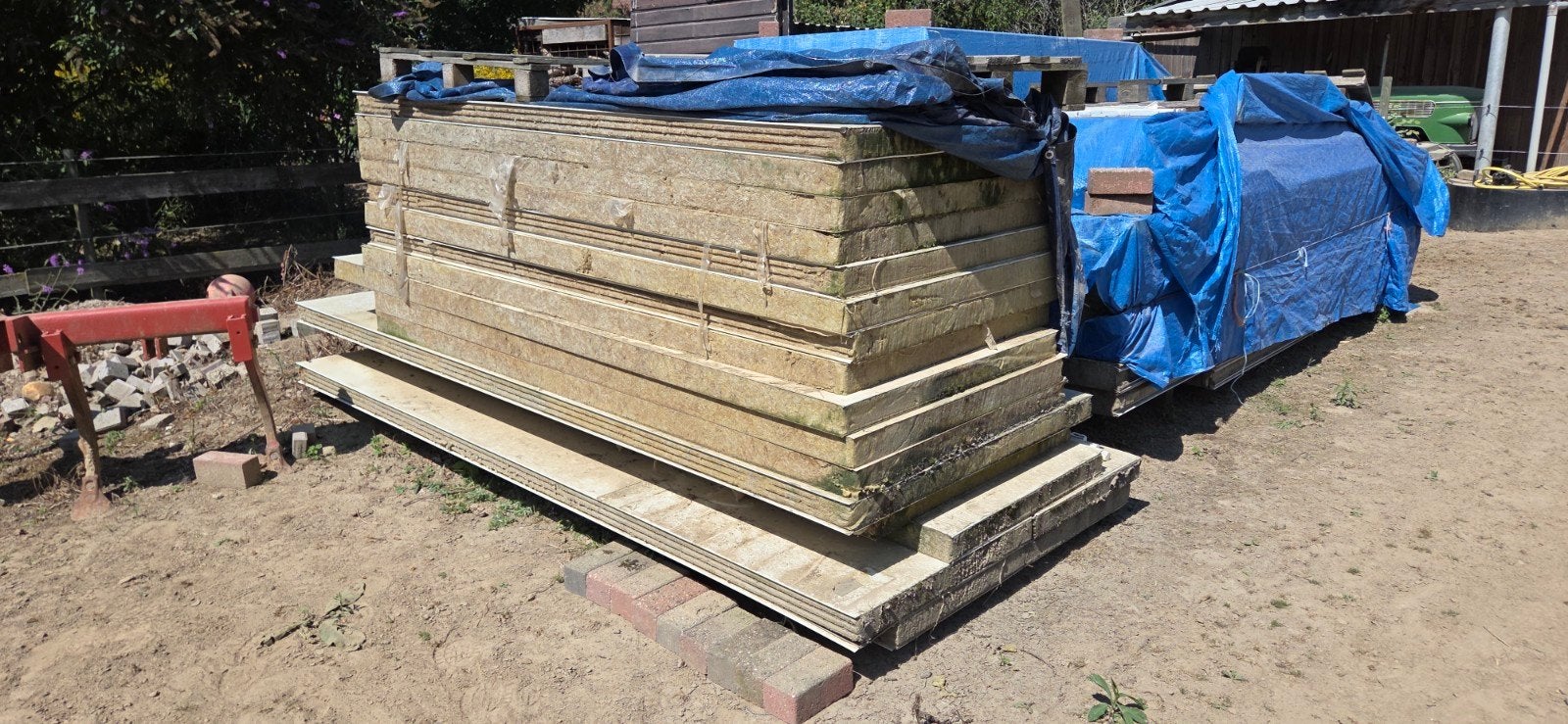 Grote partij gebruikte sandwichpanelen(steenwol) + profielen, Doe-het-zelf en Verbouw, Ophalen, Gebruikt, Steenwol, 15 m² of meer