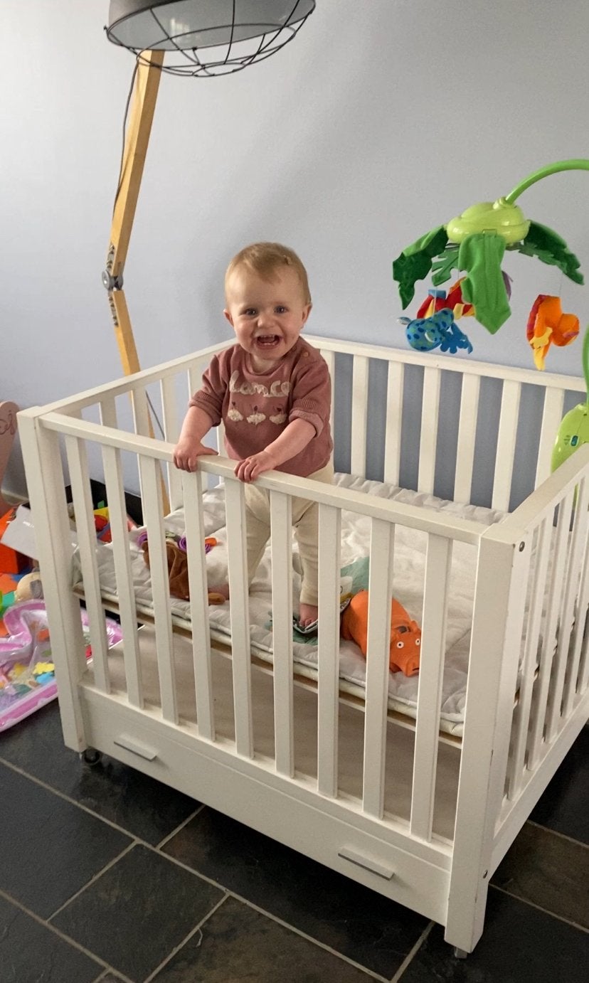 Kinderbox met opberglade en verstelbare hoogte, Kinderen en Baby's, Ophalen, Gebruikt, Rechthoekig, In hoogte verstelbaar