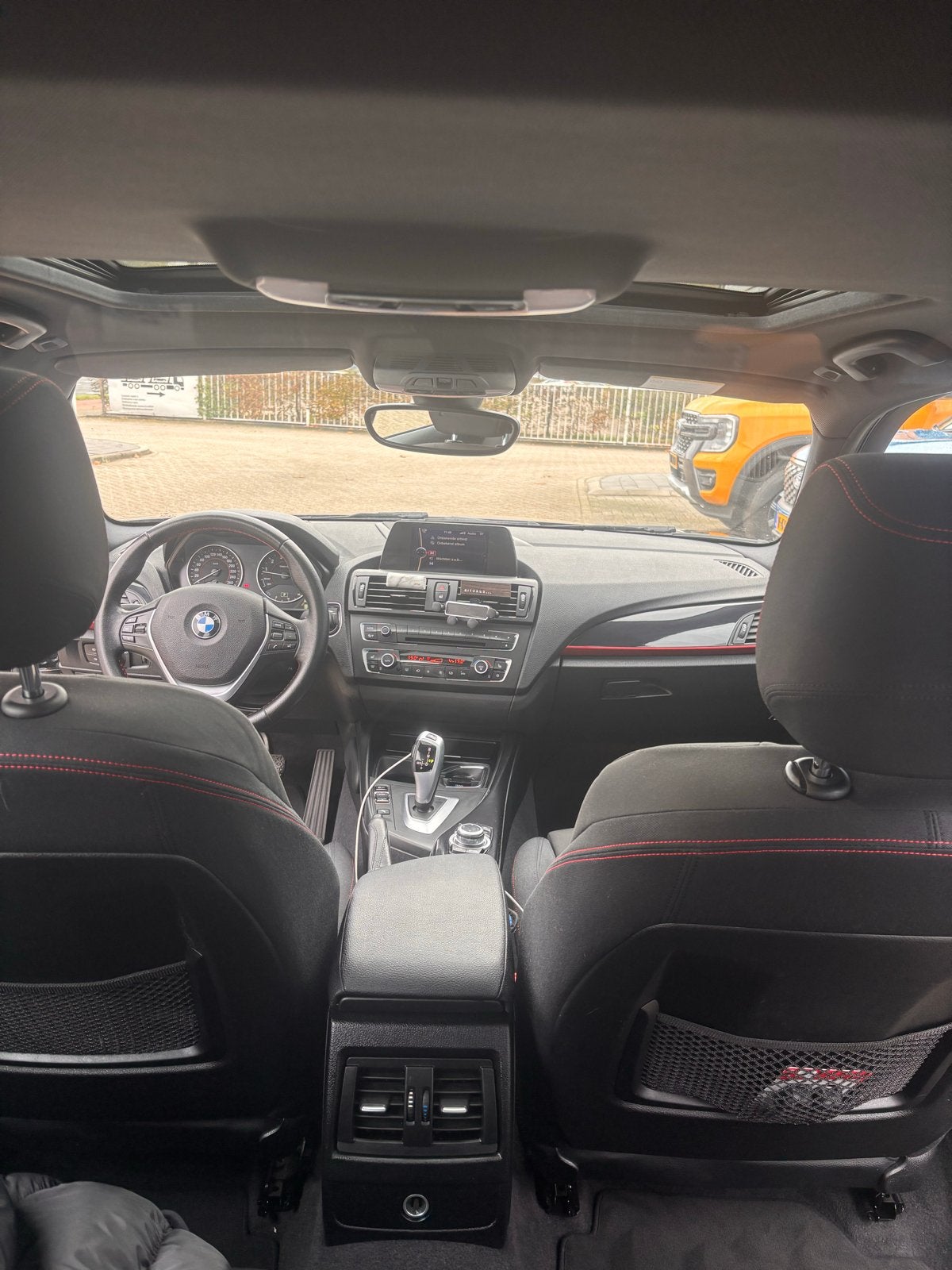 BMW 1-Serie 116I 100KW 5DR 2012 Zwart, Zwart, 4 cilinders, Overige bekleding, Zwart