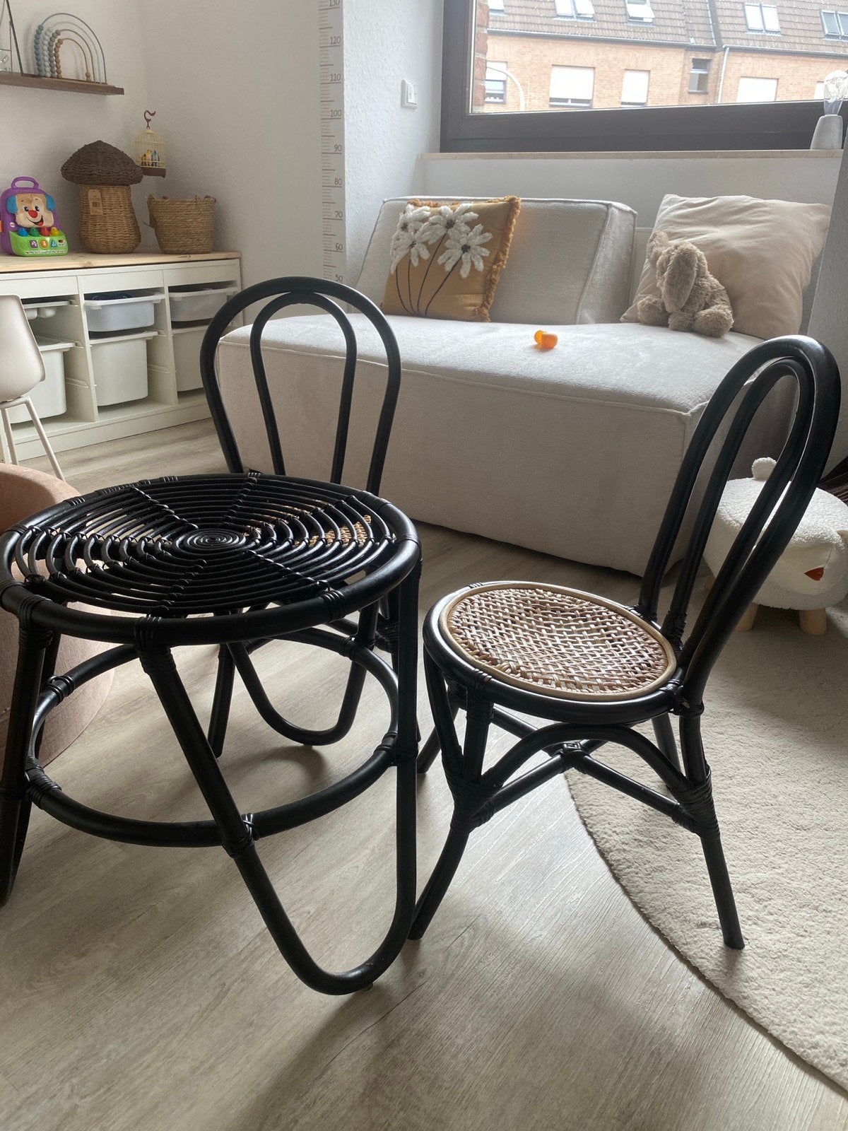 Mooie rotan tafeltje en 2 stoelen!, Twee, Zwart, Riet of Rotan, Ophalen of Verzenden
