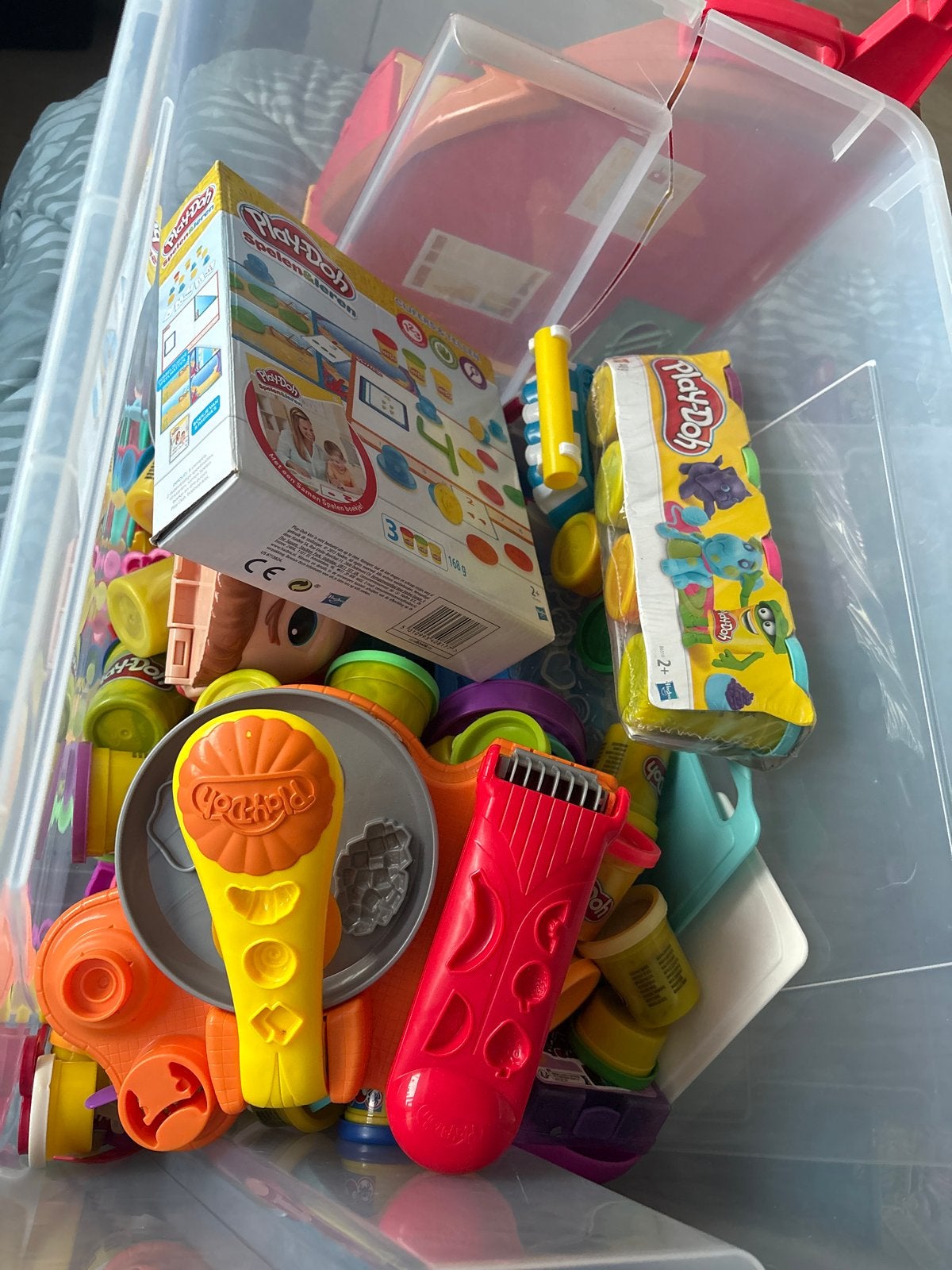 Grote Play-Doh Speelset met veel klei en accessoires, Ophalen of Verzenden, Gebruikt, Knutselen