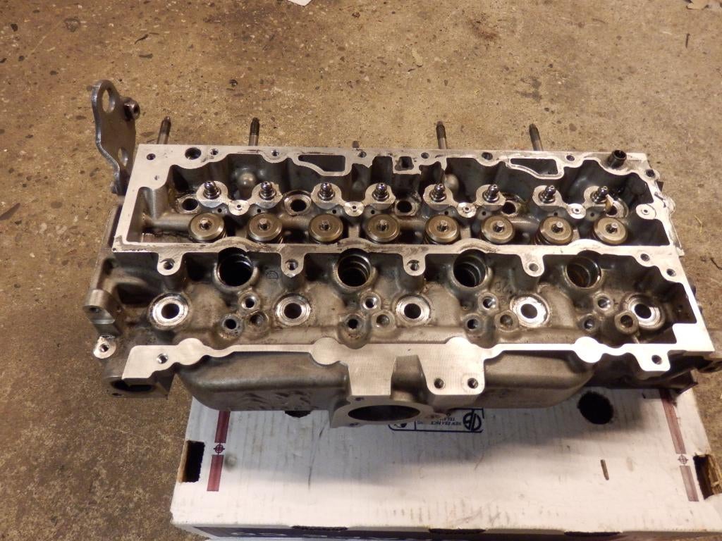 Cilinderkop 8 kleppen 9684504780 Peugeot, Citroen en Ford, Auto-onderdelen, Motor en Toebehoren, Citroën, Ford, Peugeot, Gebruikt