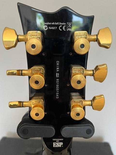 Foto 4 van ESP LTD EC-256 Black  EMG James Hetfield pickups +,koffer